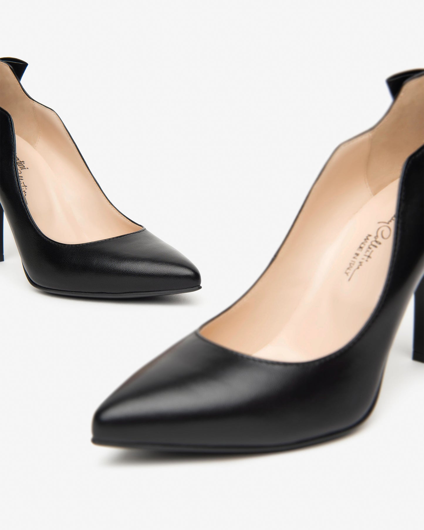 Elegante Damenpumps von NeroGiardini bestehen aus hochwertigem Leder, haben einen femininen 9,5 cm Stiletto-Absatz und bieten mit der hochwertigen Verarbeitung und der eleganten Linienführung einen stilvollen Auftritt bei jedem Anlass.