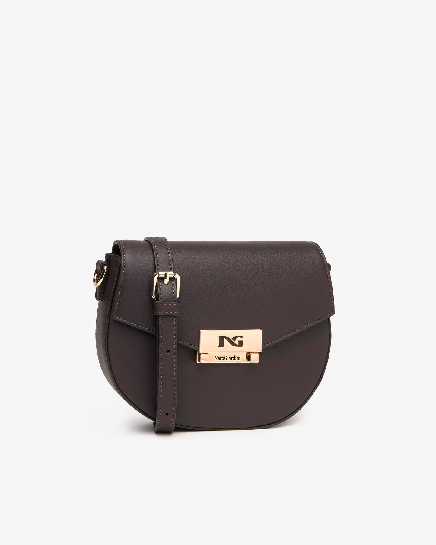 Unsere vielseitige Umhängetasche ist der perfekte Alltagsbegleiter für stilbewusste Damen. Mit ihrem zeitlosen Design und durchdachten Details vereint sie Funktionalität und Eleganz. Ob beim Stadtbummel, im Büro oder unterwegs – diese Tasche bietet ausreichend Platz für alles Wichtige, ohne auf Stil zu verzichten.