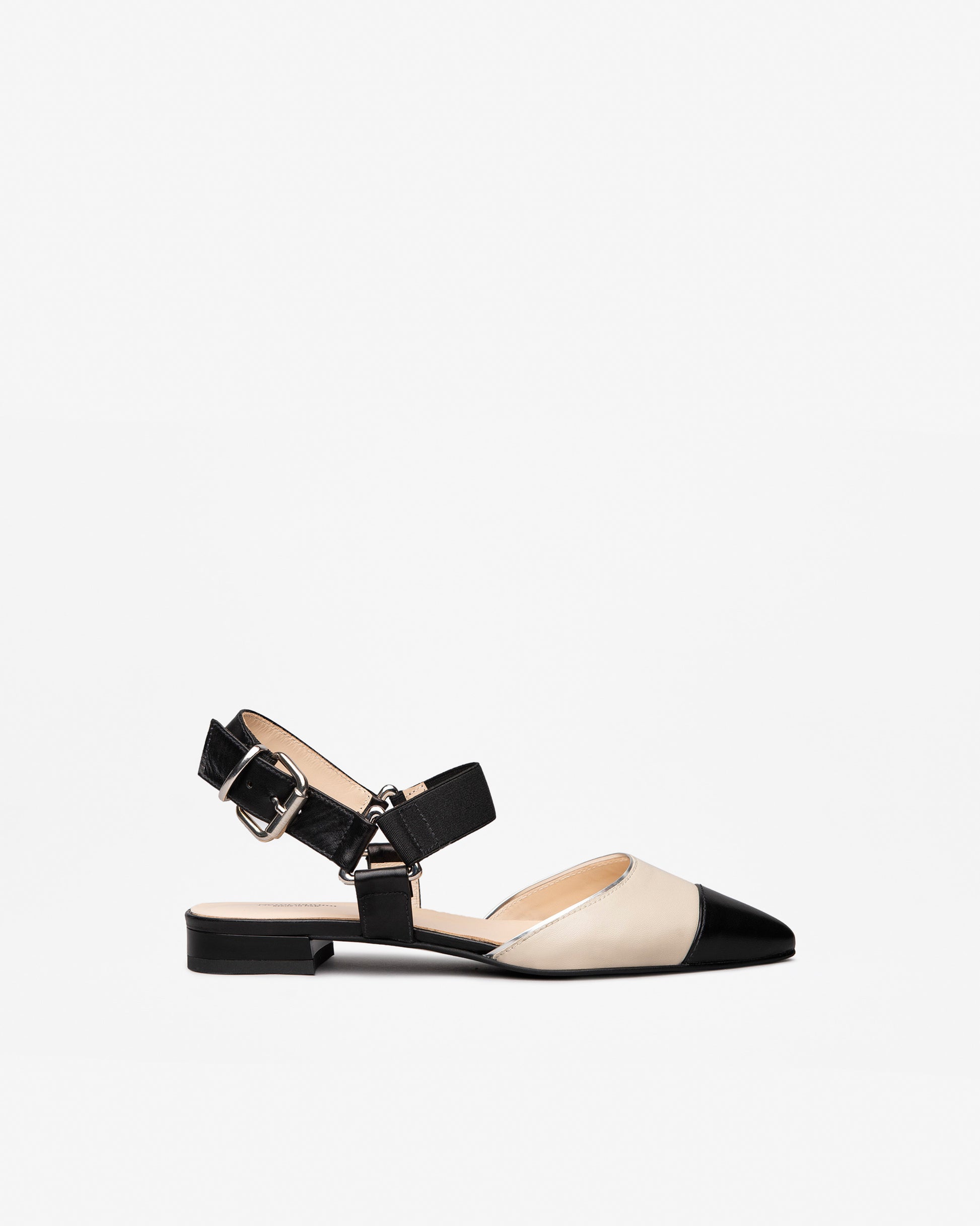 Diese klassischen Damen-Ballerinas von NeroGiardini in elegantem Schwarz überzeugen durch hochwertiges Leder, italienische Handwerkskunst und eine bequeme Passform. Der 2 cm hohe Blockabsatz und die seitliche Schnalle sorgen für sicheren Halt und stilvolle Leichtigkeit – ideal für den Alltag oder das Büro. Ein femininer Look mit zeitloser Note.