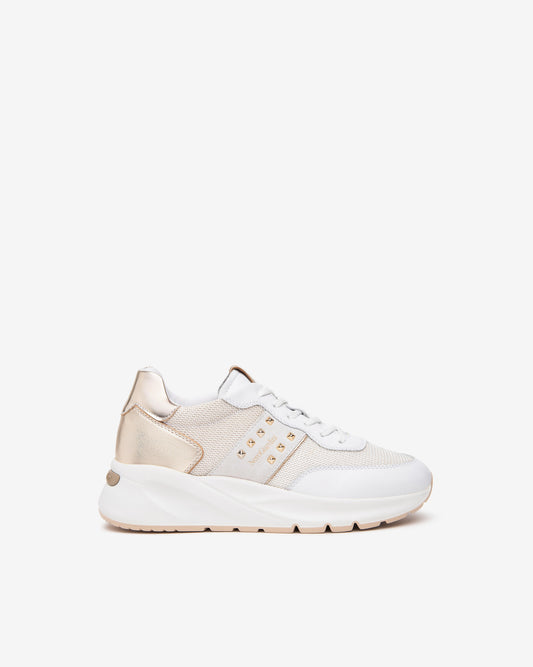 Diese modernen Damen-Sneaker von NeroGiardini bestehen aus hochwertigem Leder, Canvas und technischem Material. Die bequeme Passform, ein sportlicher Look und die DryGo!®-Innensohle für optimale Feuchtigkeitsregulierung machen sie zum perfekten Begleiter für Alltag und besondere Anlässe. Das italienische Design verleiht jedem Outfit einen trendigen Touch mit Persönlichkeit.