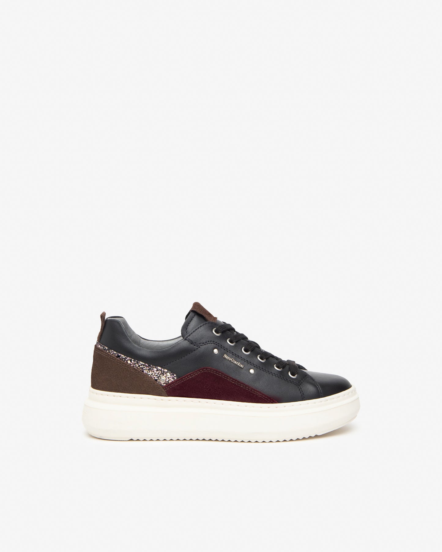 Moderne Damen-Sneaker aus Leder von NeroGiardini