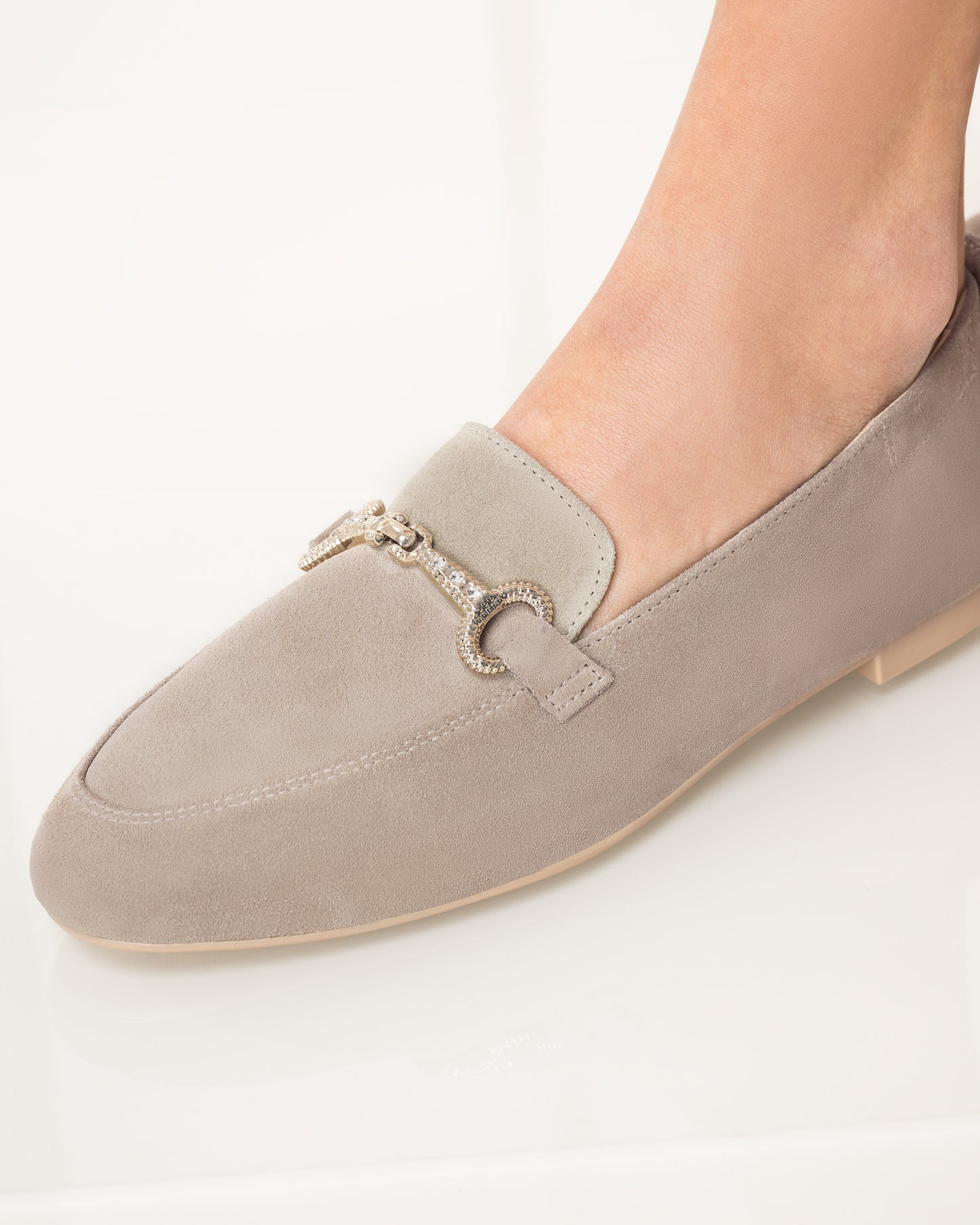 Damen-Loafer aus Wildleder in Beige von NeroGiardini